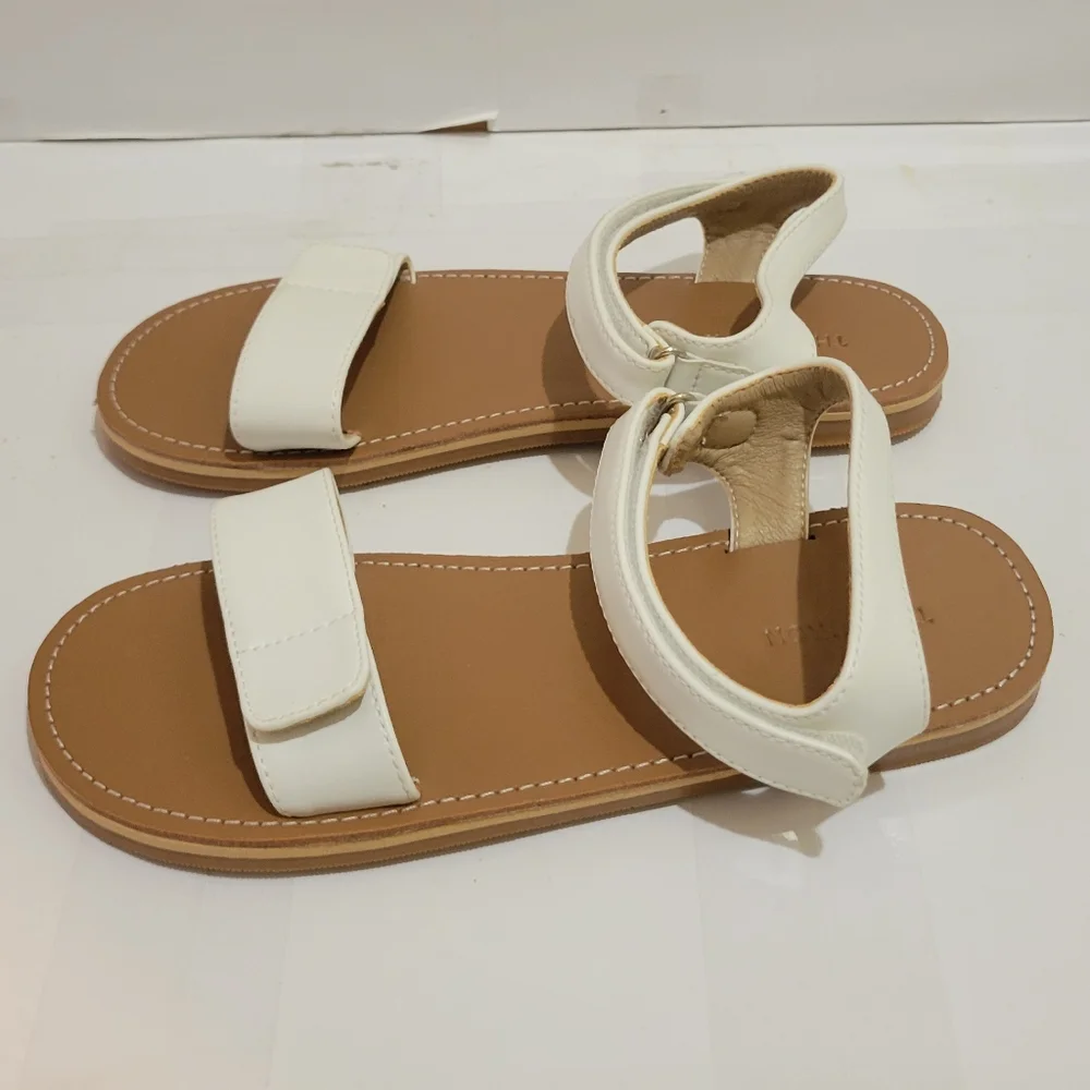 THEE BRON White Ankle Strap Flat Sandals‎ Little Girls Size 4